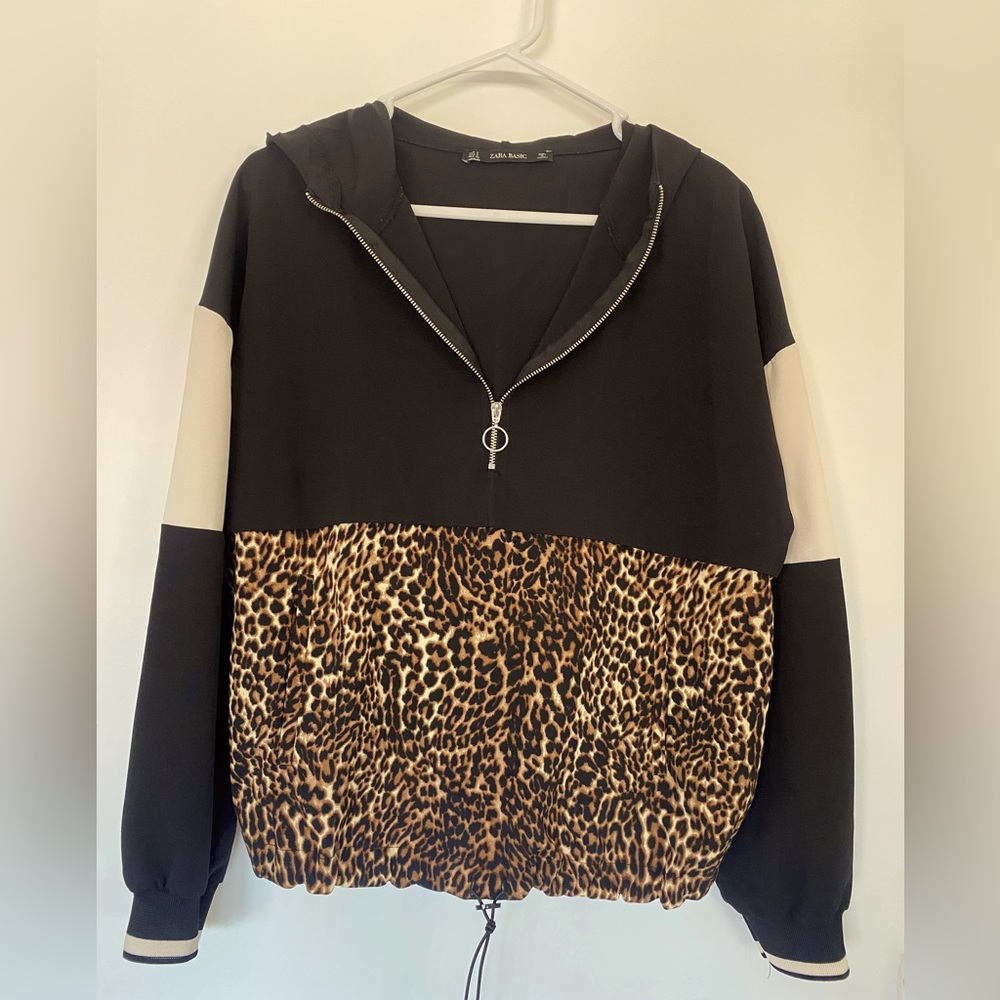 Zara Basic Light Hoodie, Size Small